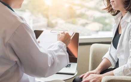 Hormonersatztherapie: Fakten & Risiken | Apotheke Sterzing